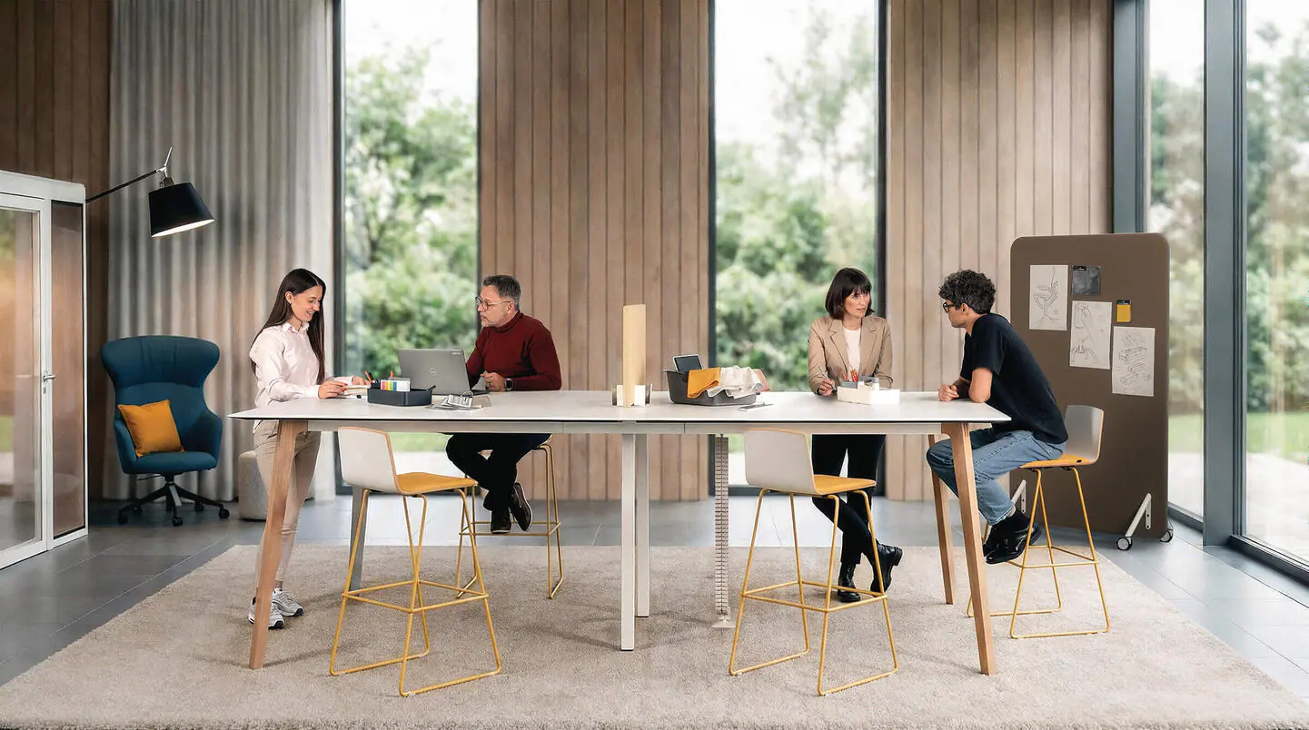 Erweiterung des Portfolios: Modulare Bench-Lösungen für flexible Arbeitswelten